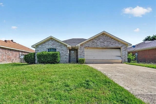 Photo of 1414 Aviary Drive