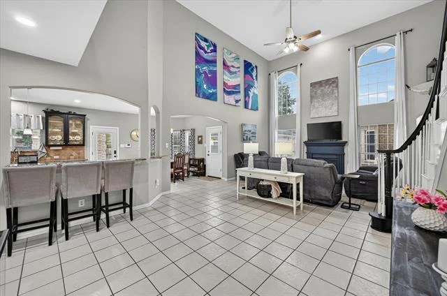 Photo of 851 Bridle Path