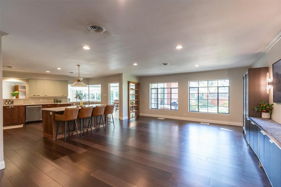 Photo of 3765 Woodridge Drive