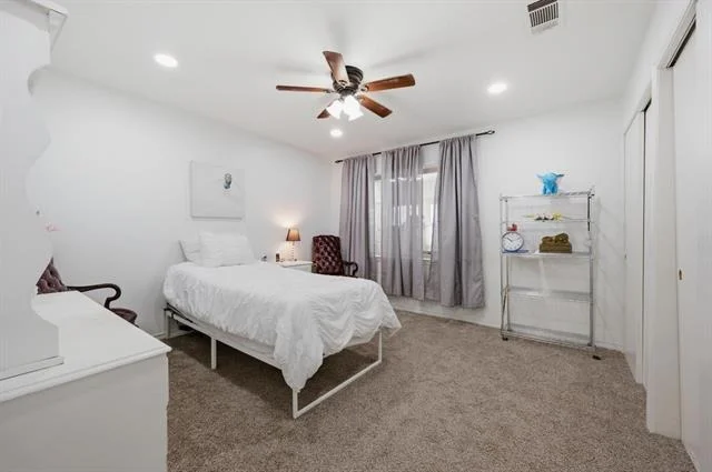 Photo of 6602 Lyons Road