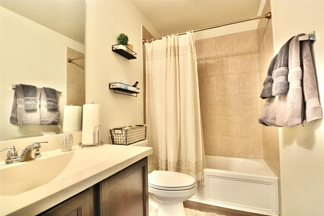 Photo of 465 Pollyann Trail