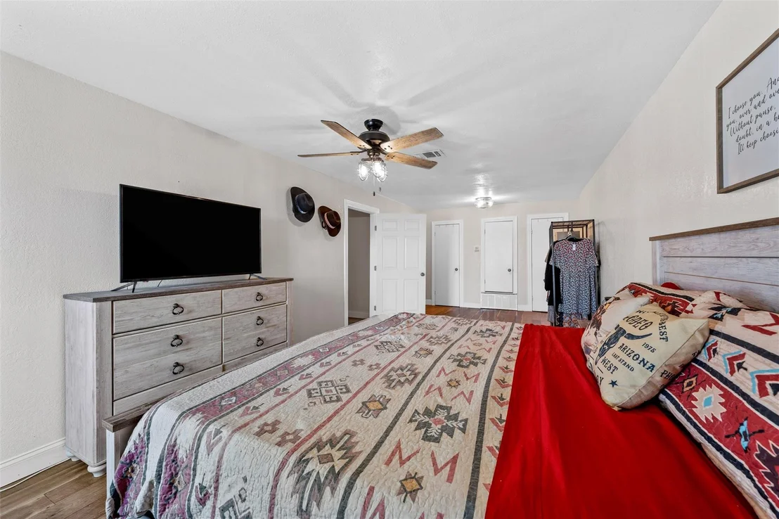 Photo of 518 Warren Road