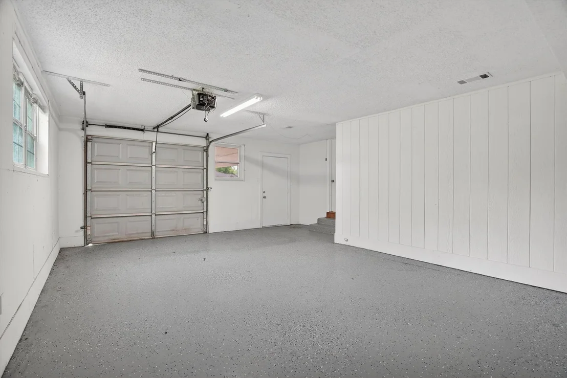 Photo of 1102 Poindexter Avenue