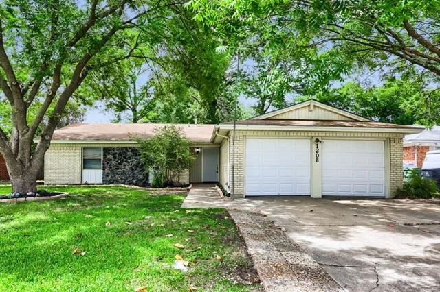 Photo of 1208 Darlene Lane