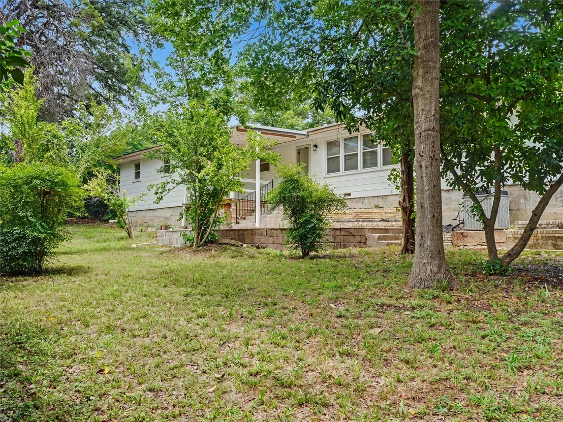 Photo of 4600 Robinwood Drive