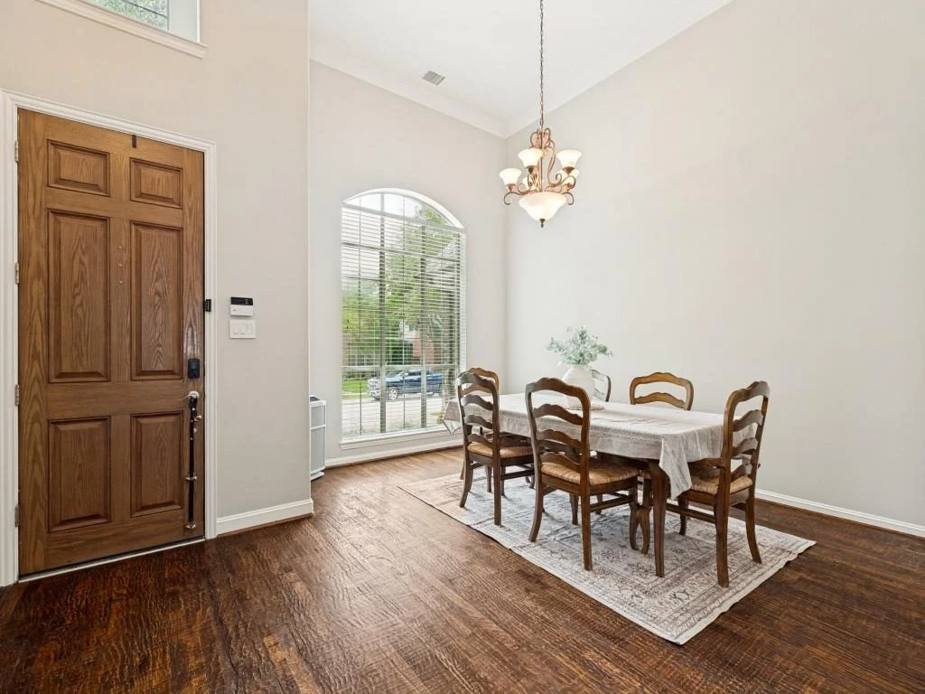 Photo of 1001 Thornapple Drive
