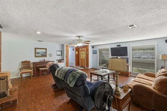 Photo of 10203 Crestview Drive