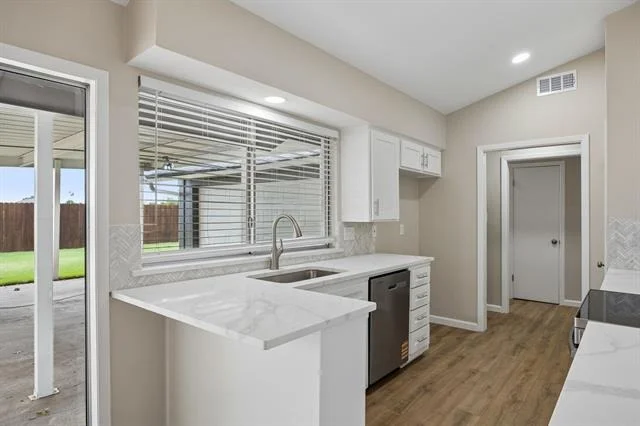 Photo of 417 Oxford Drive