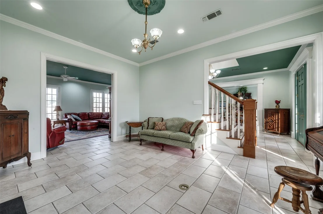 Photo of 1827 Dr Sanders Road