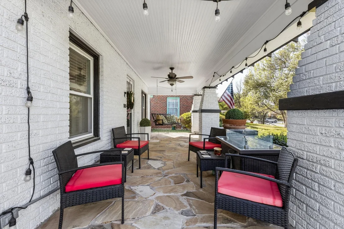 Photo of 2235 Mistletoe Boulevard