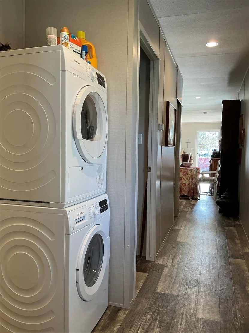Photo of 1017 W Ross Ave