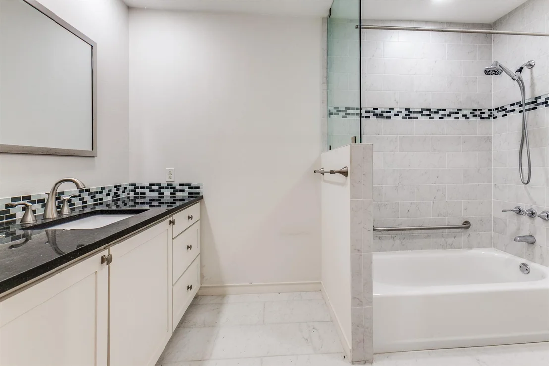 Photo of 9759 Shoreview Road