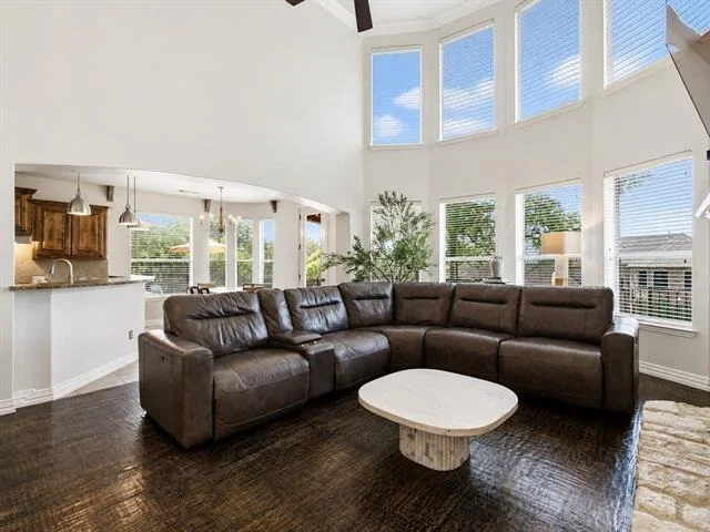 Photo of 4956 Exposition Way