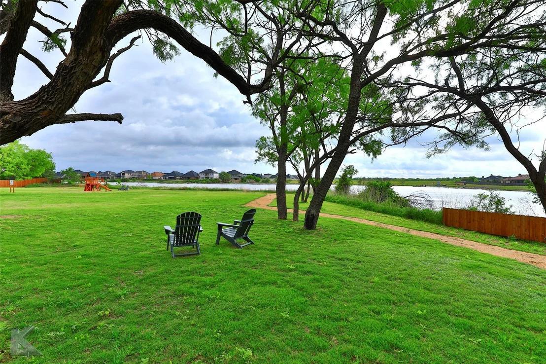 Photo of 1651 Griffith Road