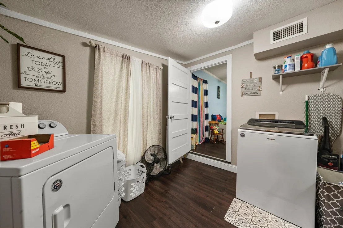 Photo of 4010 Windsor Avenue