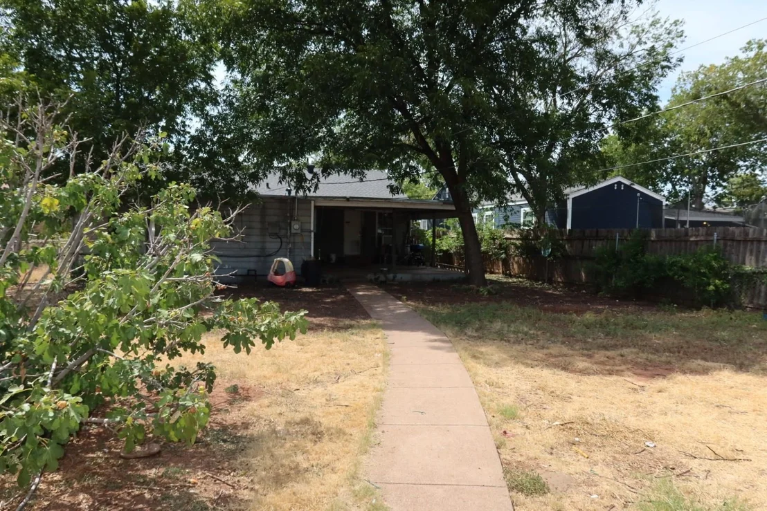 Photo of 1633 Shelton Street