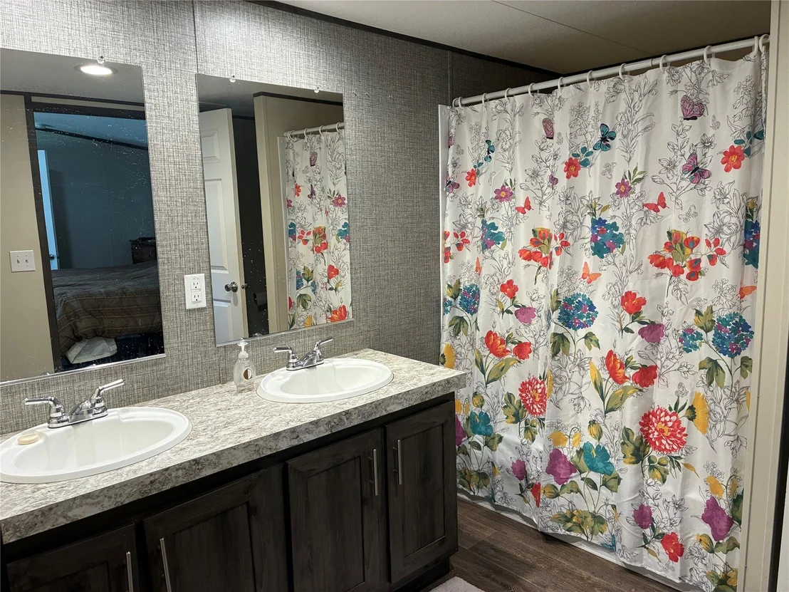 Photo of 5041 Tamarack Drive