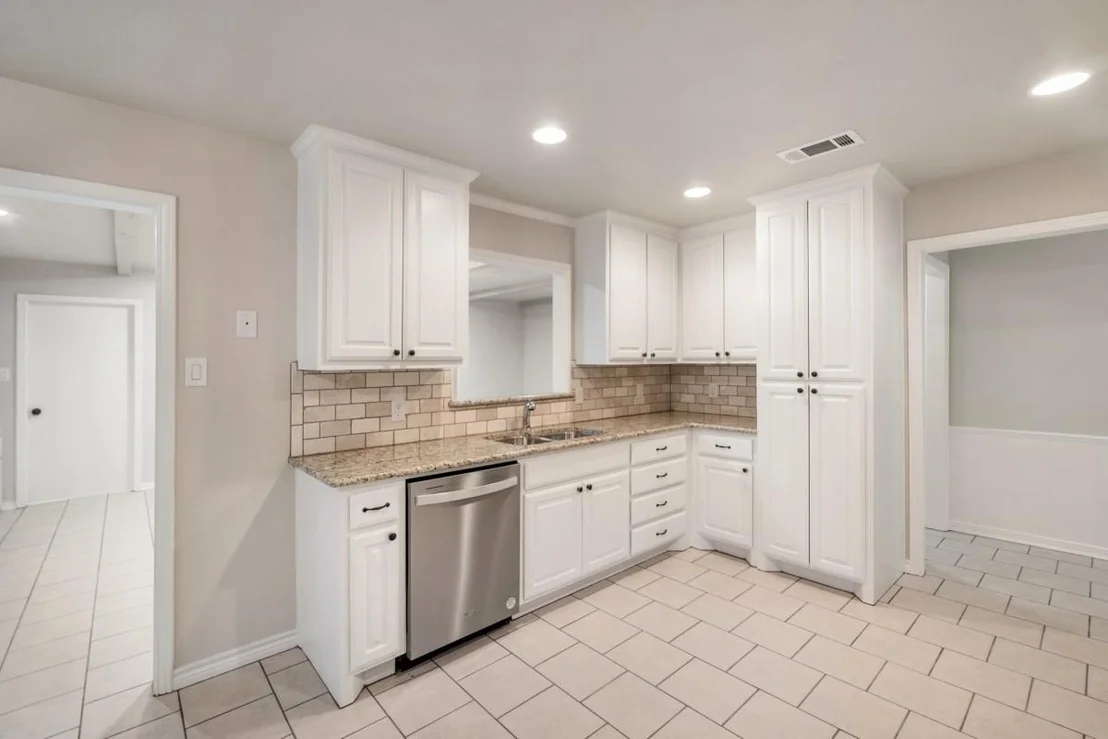 Photo of 1 Oakridge Circle