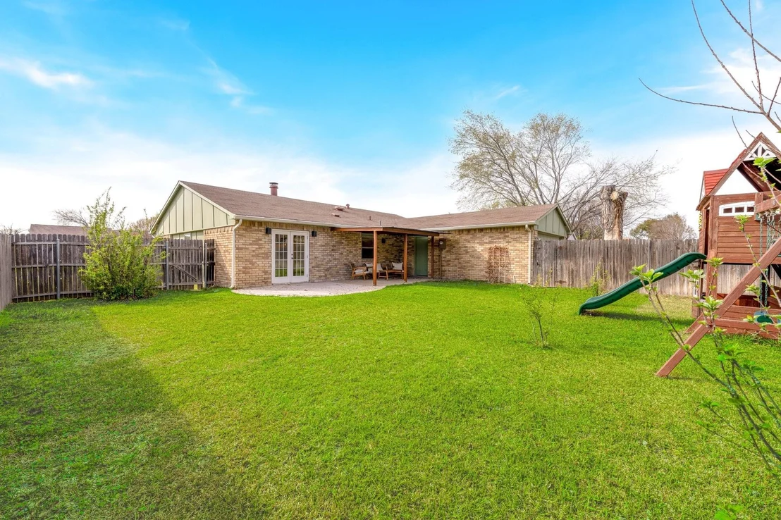 Photo of 413 Sandy Knoll Drive