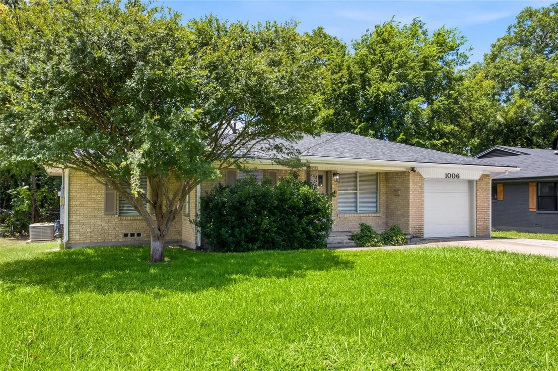 Photo of 1006 N Grant Drive