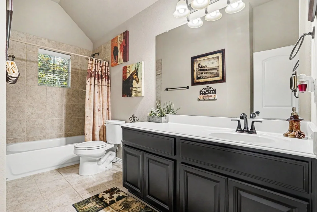 Photo of 458 Whitewing Lane