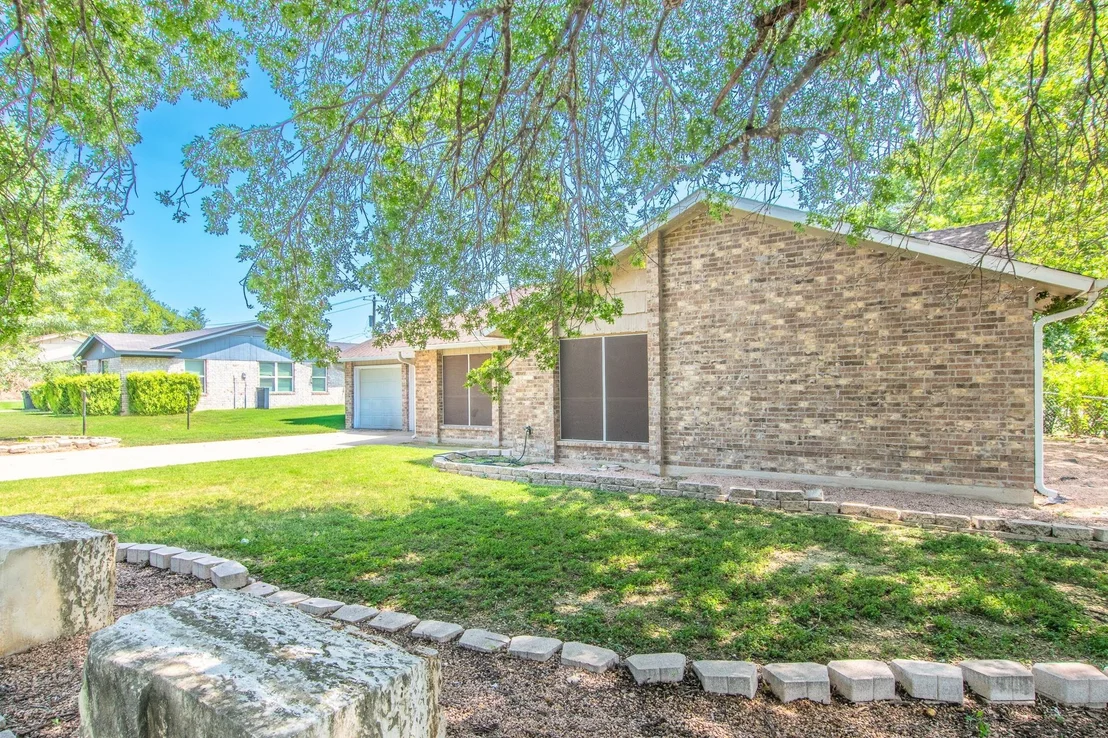 Photo of 2911 Persimmon Drive