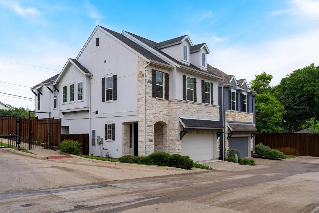 Photo of 2014 White Grove Drive