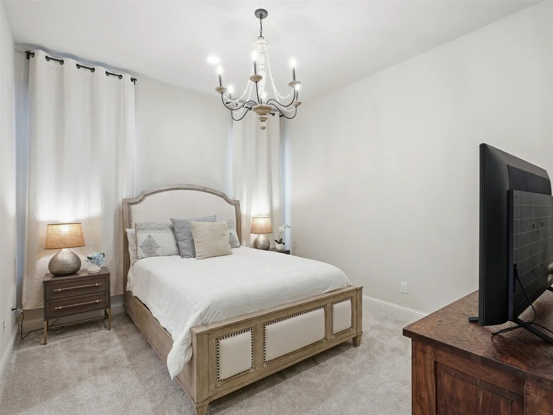 Photo of 1221 Falcon Drive