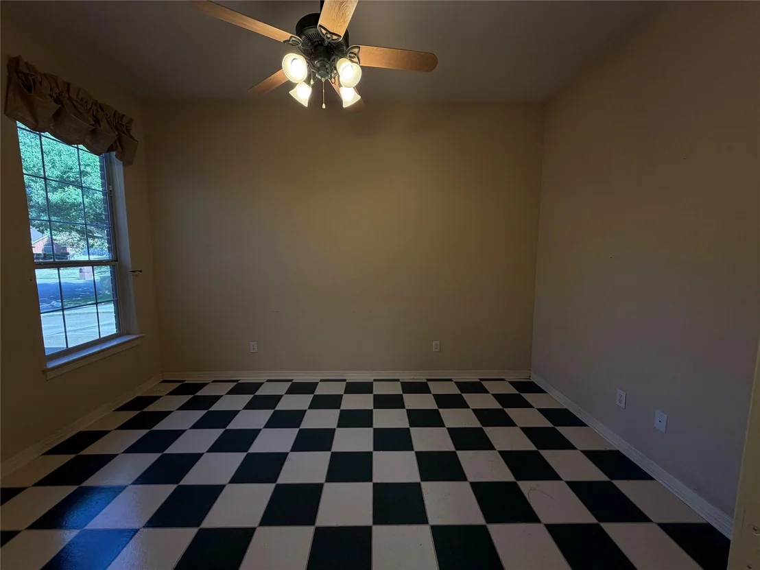 Photo of 619 Edgewood Lane
