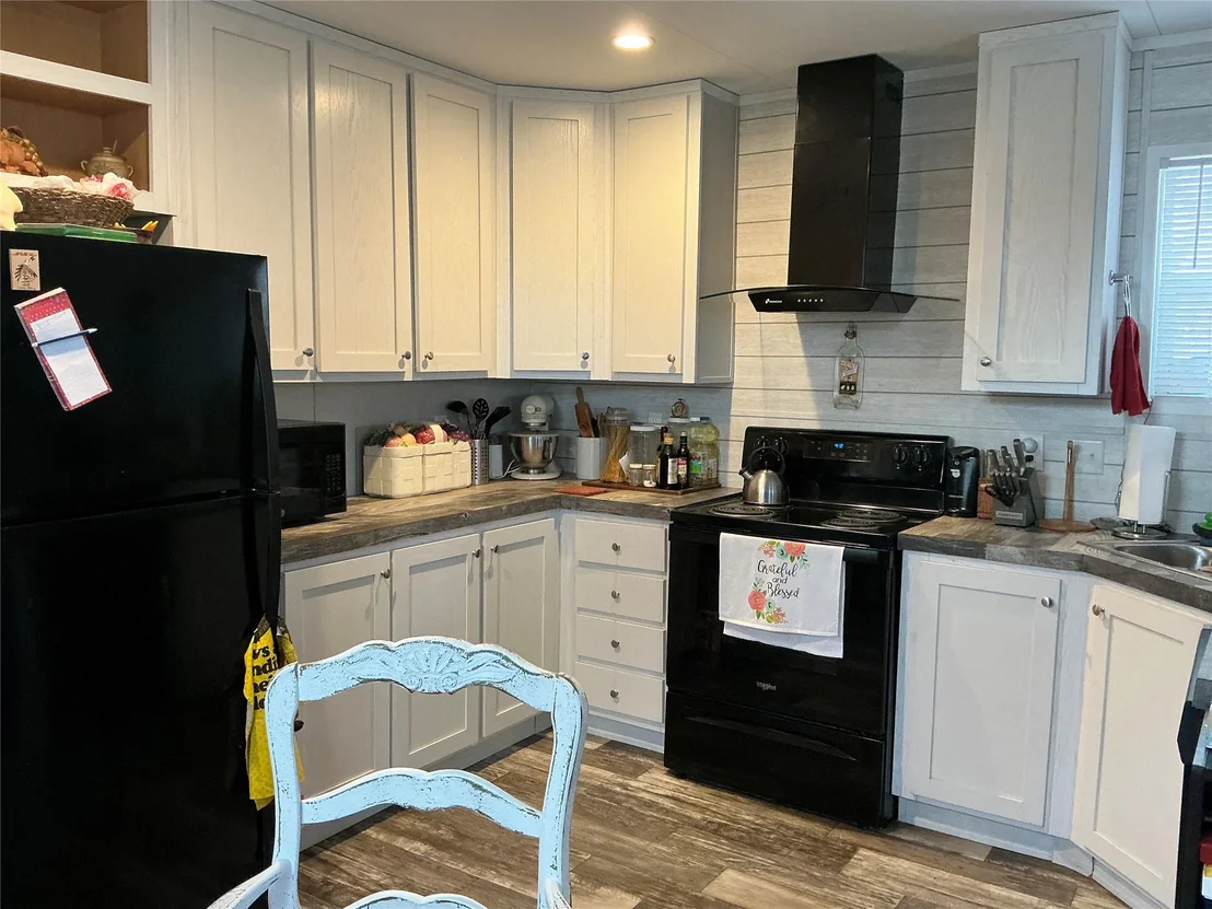 Photo of 1017 W Ross Ave