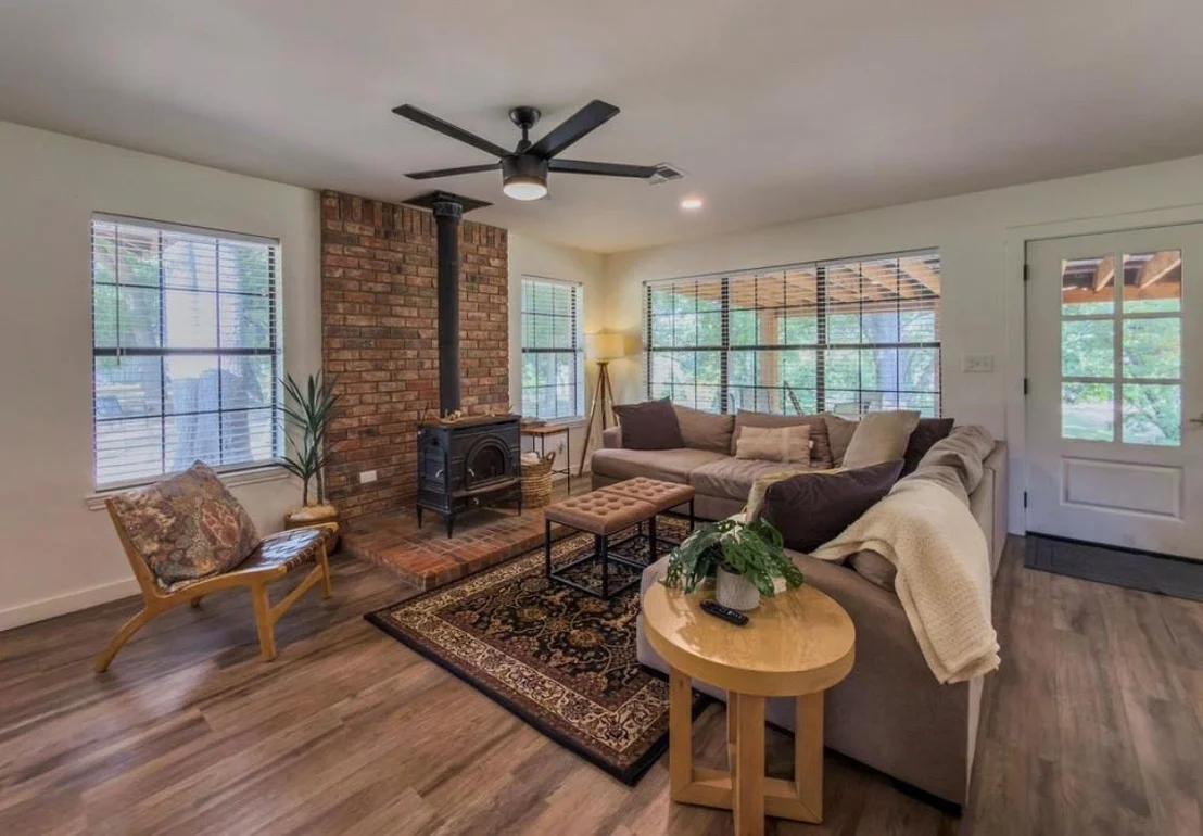 Photo of 101 Rose Way