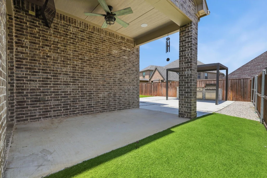 Photo of 2433 Mare Road