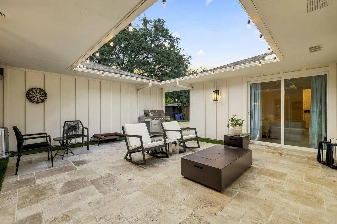 Photo of 7429 Tangleglen Drive