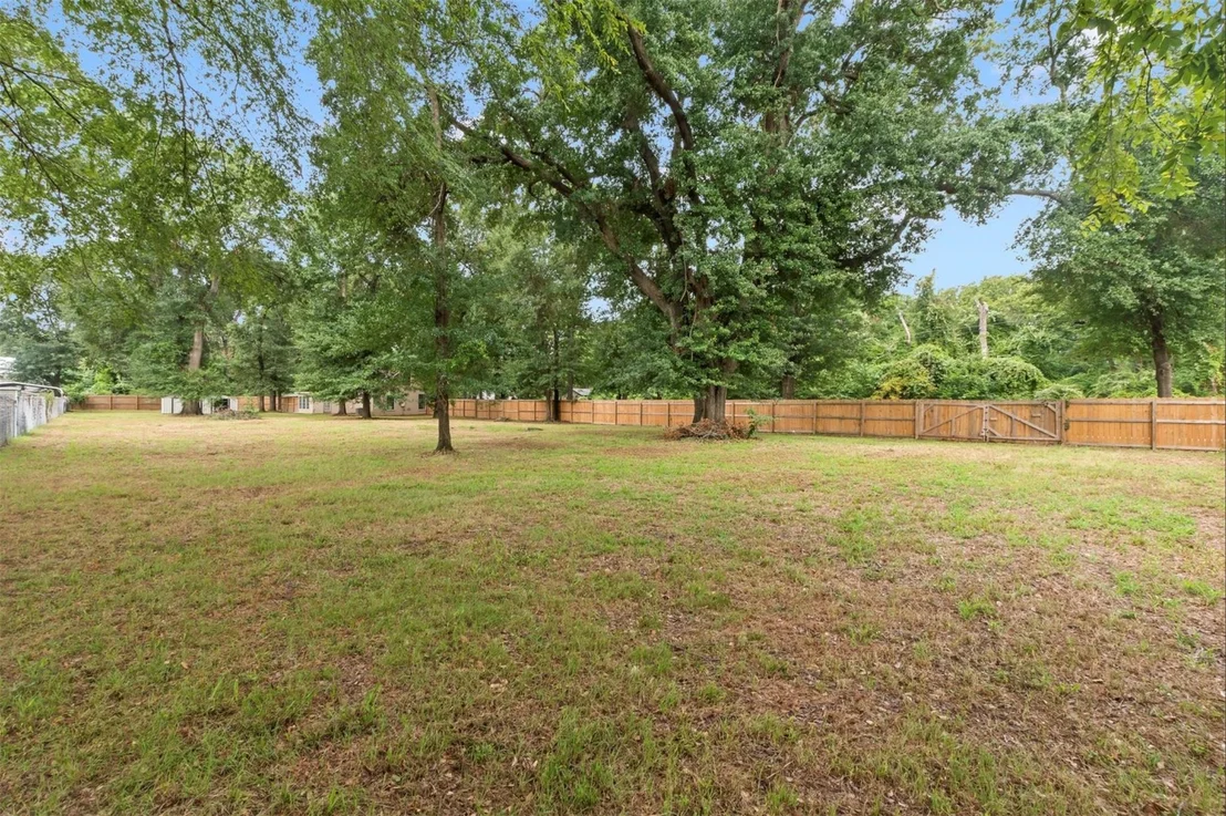 Photo of 921 Bradleys Bend
