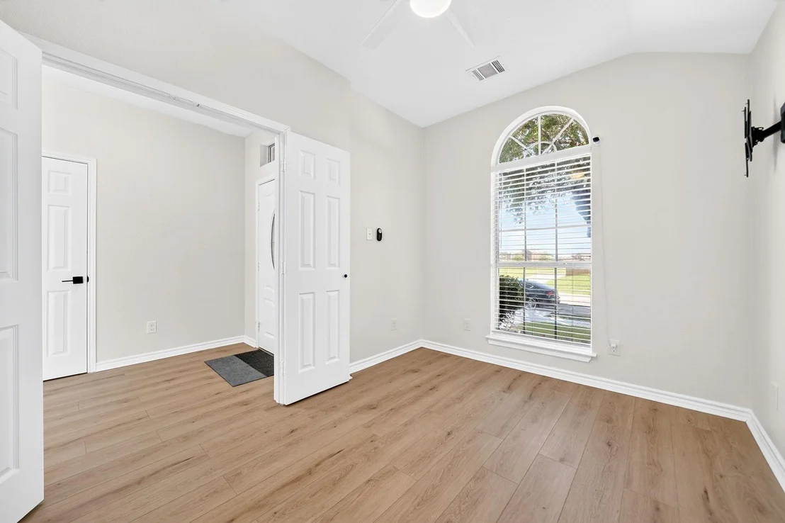 Photo of 7606 Harbor Drive