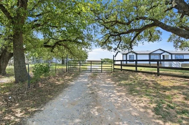Photo of 1040 Earp Road