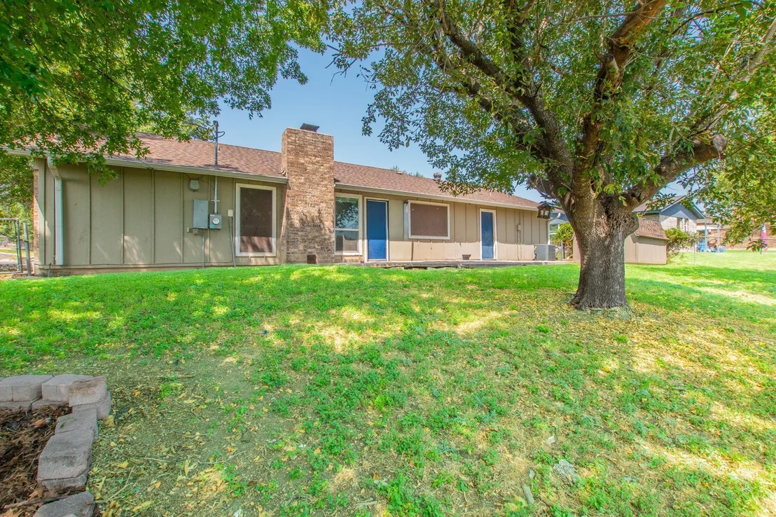 Photo of 2911 Persimmon Drive
