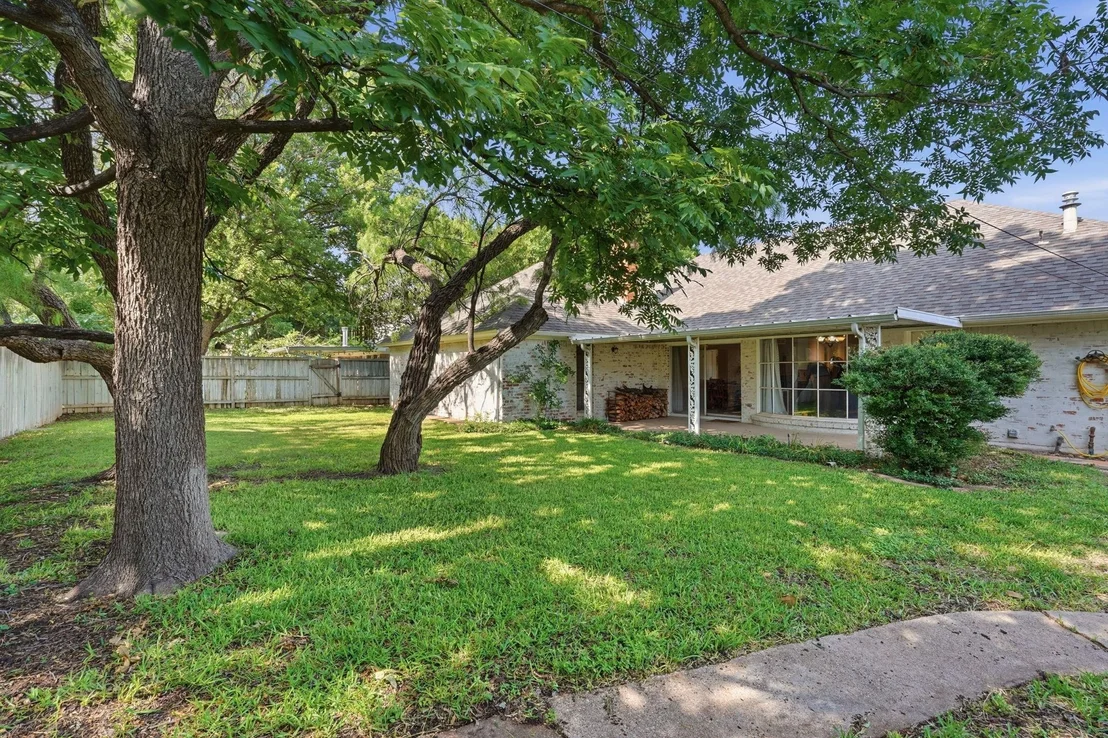 Photo of 858 Canyon Court