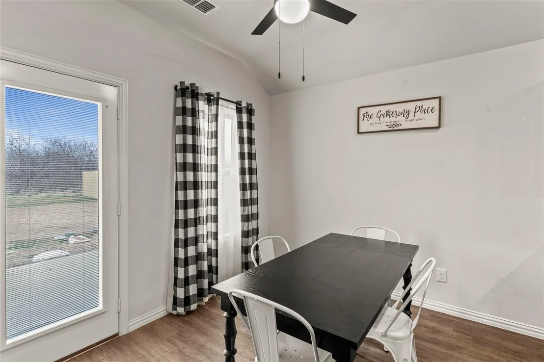 Photo of 115 Oak Springs Loop