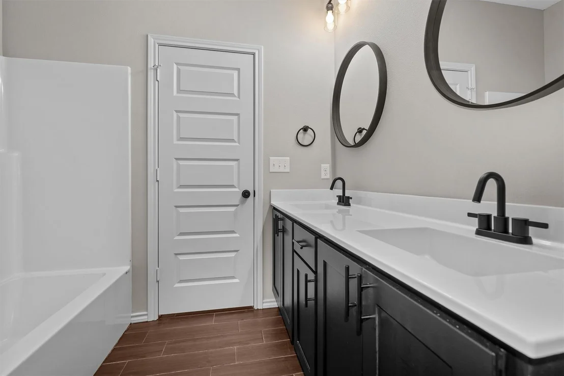 Photo of 16517 Crossing Circle