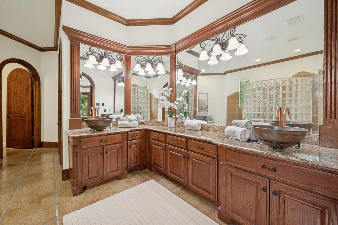 Photo of 2626 Twelve Oaks Lane