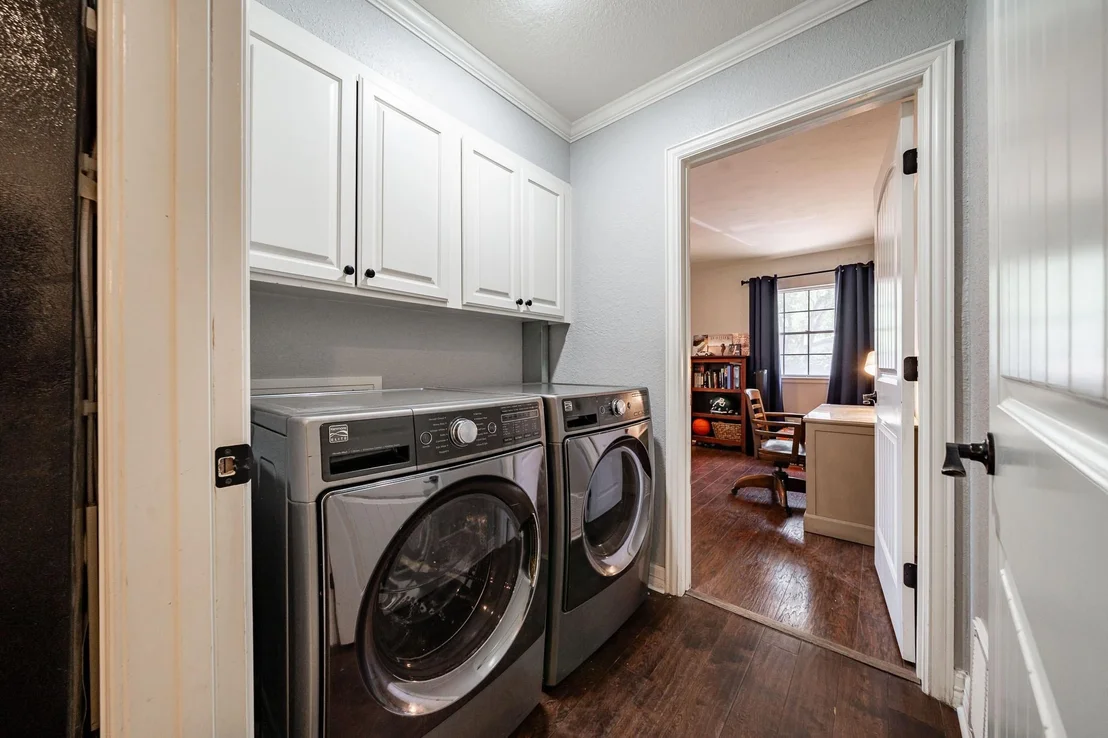 Photo of 1825 Elmwood Drive