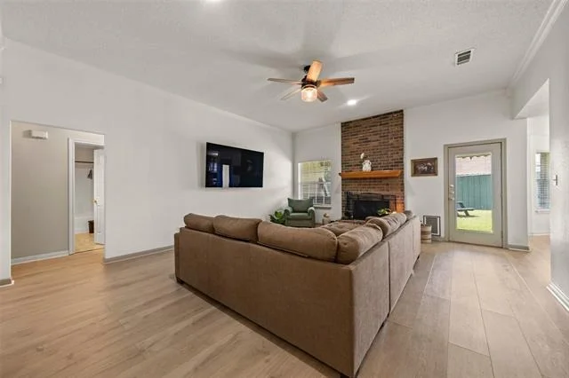 Photo of 104 W Jade Drive