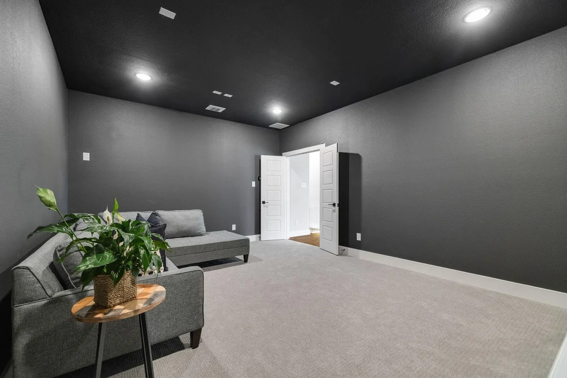 Photo of 2421 Heathrow Lane