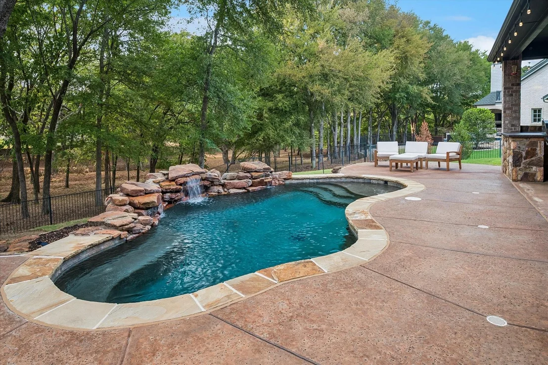 Photo of 512 Clear Vista Drive
