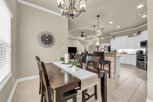 Photo of 910 Springdale Lane