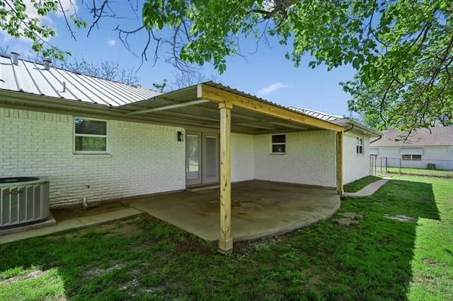 Photo of 913 N Main Street