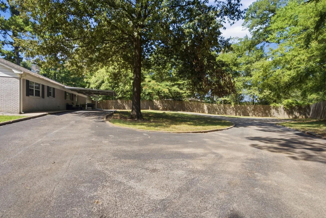 Photo of 1316 Pine Hill Drive
