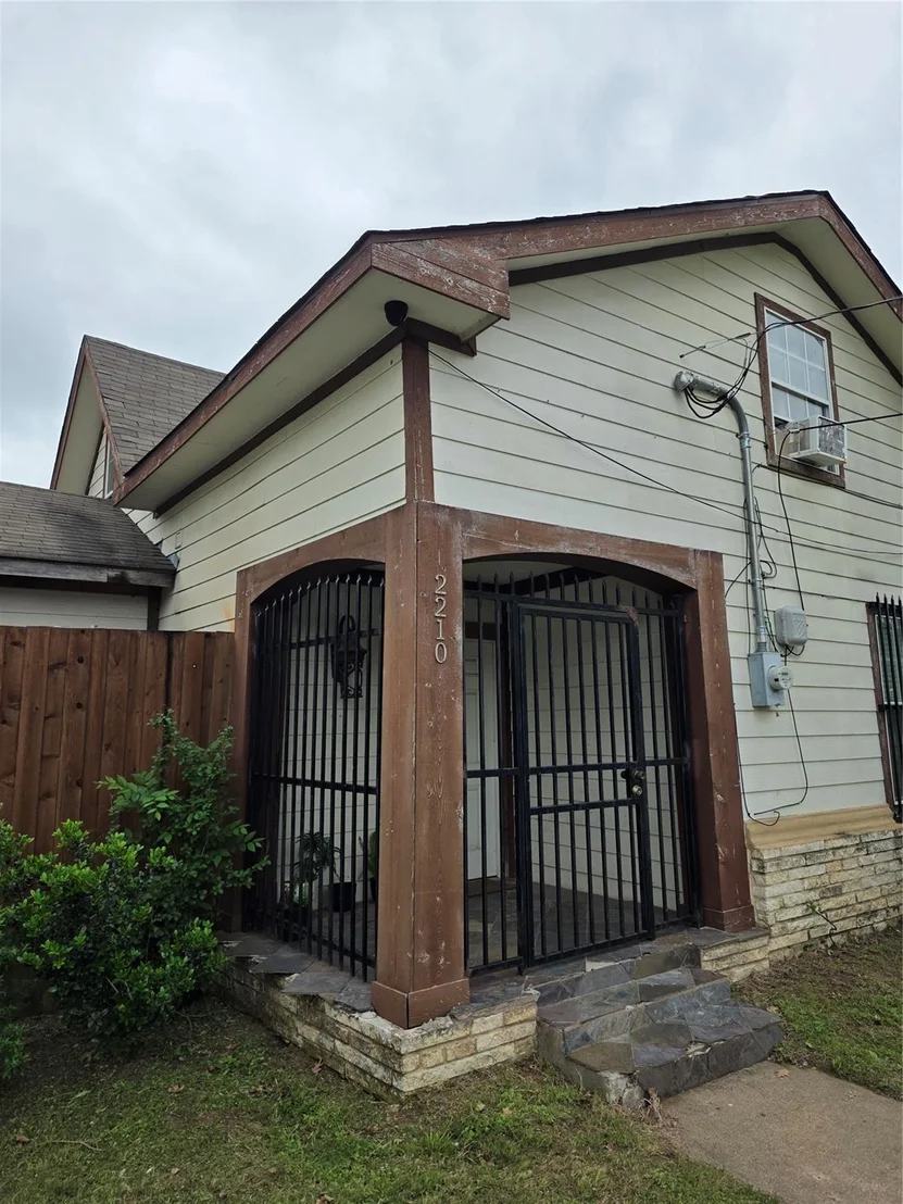 Photo of 2210 Eugene Street