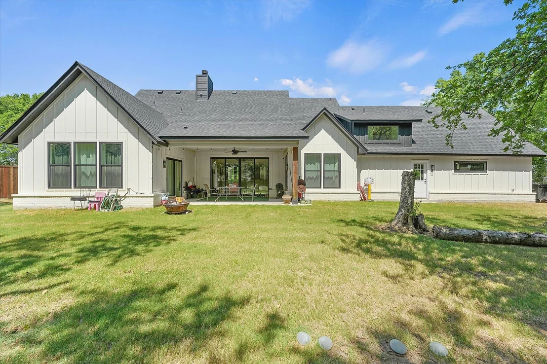 Photo of 9738 Mackenzie Brook